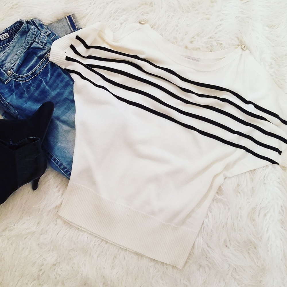 Shoulderless top